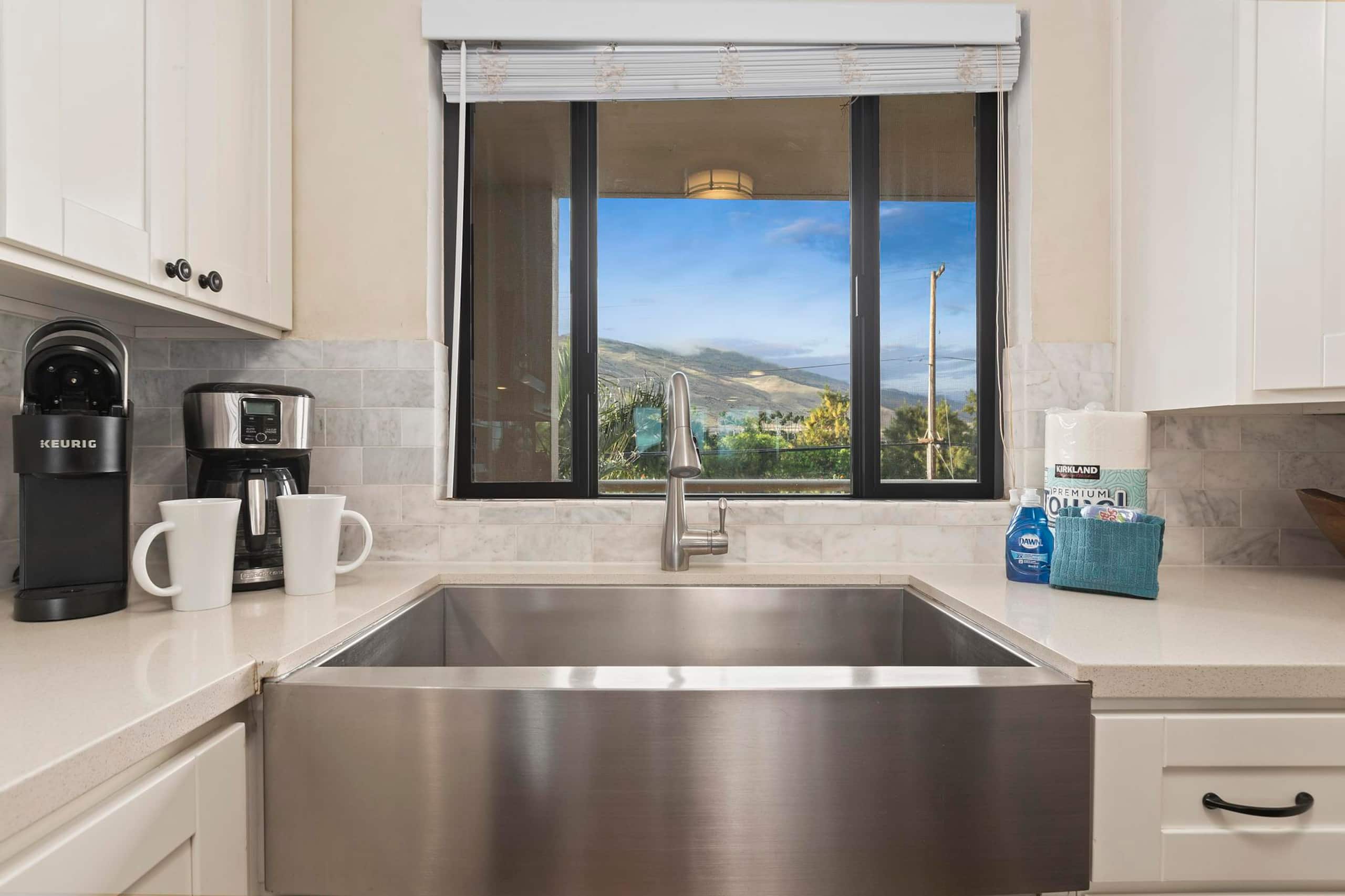 Home in Wailuku · ★4.98 · 2 bedrooms · 2 beds · 2 baths - Image 10
