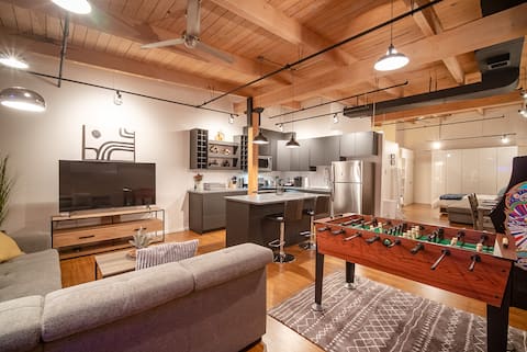 Successful Airbnb property: Trendy loft in Ice District, walk to Rogers Place in Downtown
