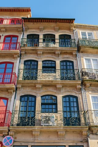 Cathedral Balcony – 2BR Historic Center Apt W/AC gallery image 5