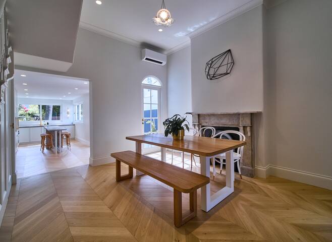 Newly Renovated Terrace w Luxury High End Finishes gallery image 4