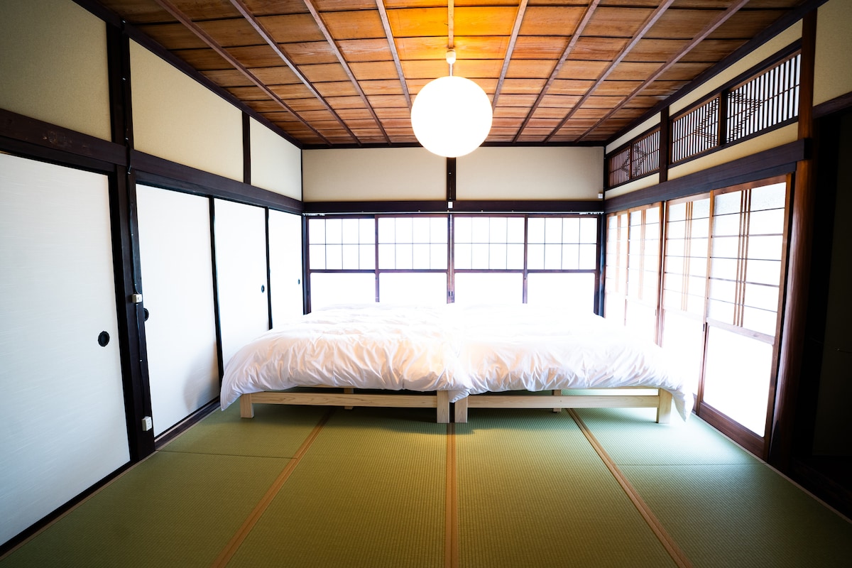 メインベットルーム
クイーンサイズベットが2つ