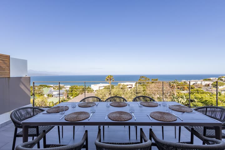 3 Bedroom Luxury Superior Apartment 302 - Plettenberg Bay