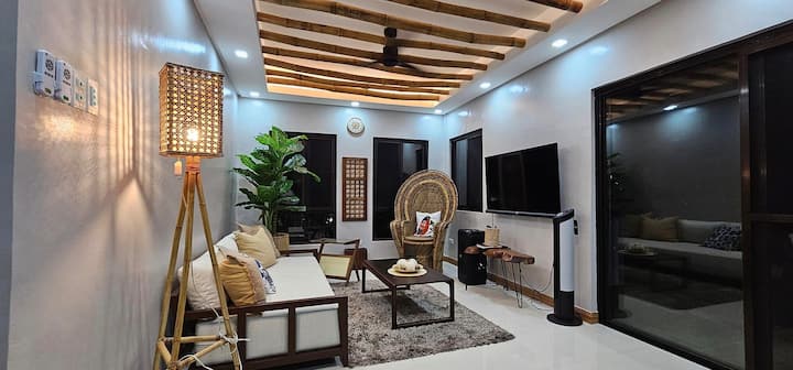 Hiraya Antipolo - Private Luxury Vacation Home - Antipolo