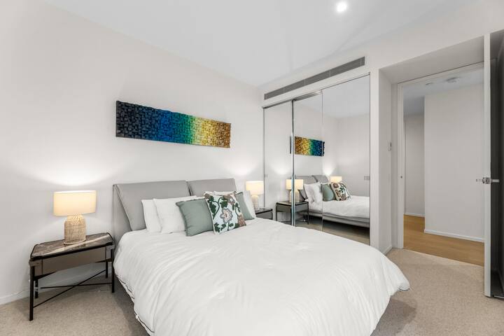 Luxury Living in CBD-108 Australia – discount on！ gallery image 3