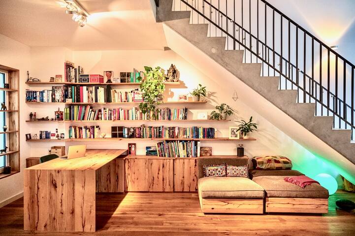 Exquisite townhouse in Berlin-Mitte! gallery image 3