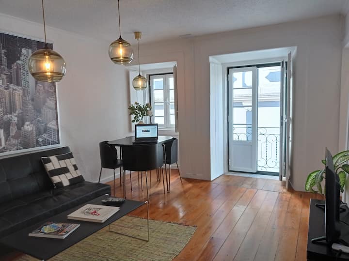 Typical Duplex Apartment in Bairro Alto Flats for Rent in Lisbon