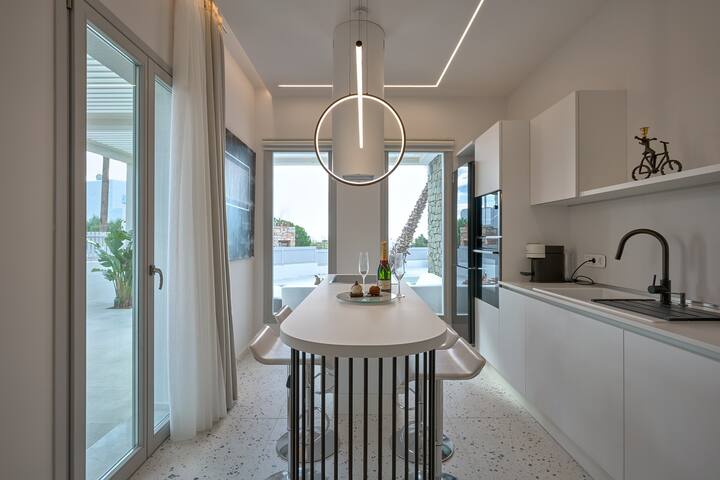 White Villa gallery image 5