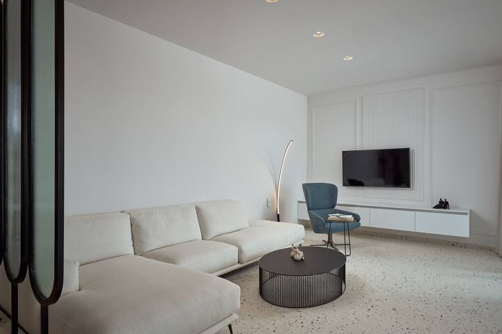 White Villa gallery image 3