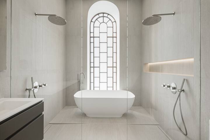 Iconic 9BR Estate w/ Private Pool, Spa, Rooftop. gallery image 3