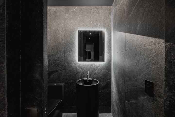 Iconic 9BR Estate w/ Private Pool, Spa, Rooftop. gallery image 4