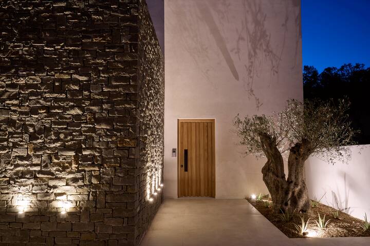 Blue Villa gallery image 4