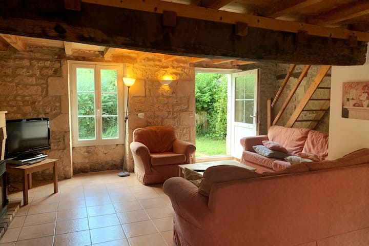 L'eau, Gîte De Charme, Climatisé Avec Piscine - Rioux