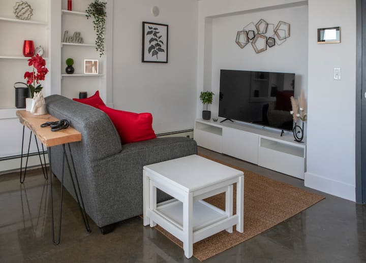 Cameo Suites - Balcony Penthouse 1br + Den - 602 - Halifax, NS, Canada