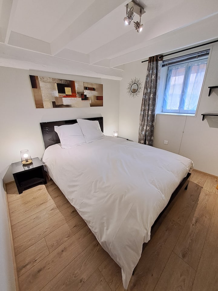 Spavaća soba s krevetom 140x200