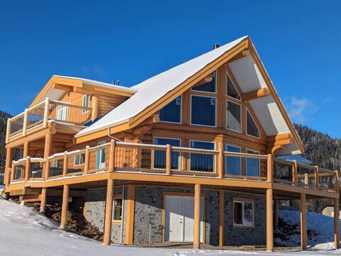 Brand New! Log Cabin with Lake Views & Hot Tub!
