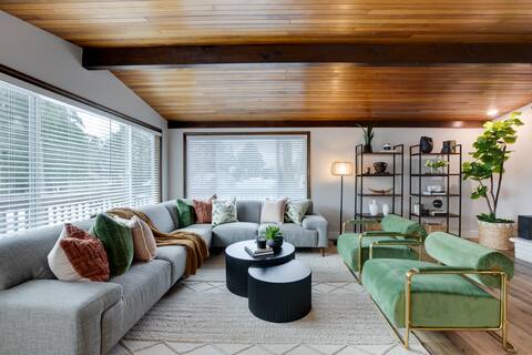 Evergreen Retreat - Hot Tub, Sauna, Game Room