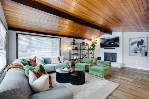 Evergreen Retreat - Hot Tub, Sauna, Game Room