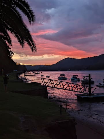 ‘Rivertime’ Cabin Wisemans Ferry