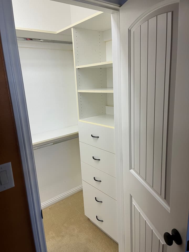 ארון חדר השינה הראשי