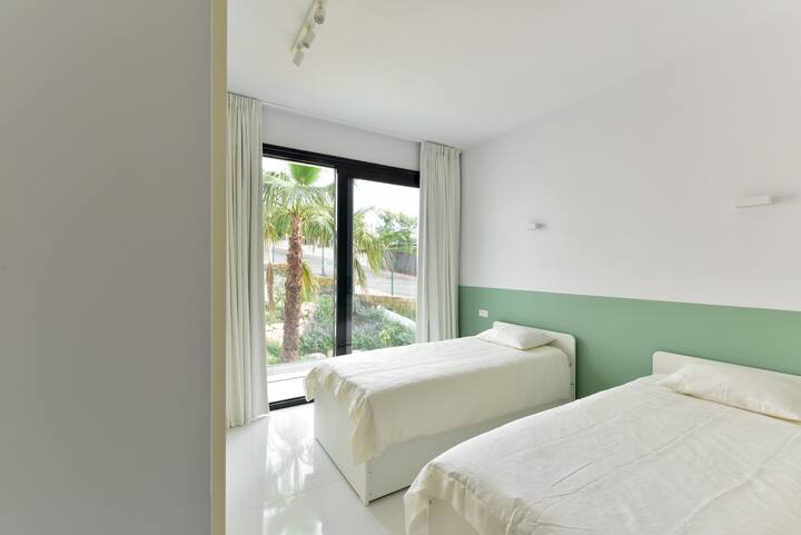 Chumba cha kulala 3 na vitanda 2 moja