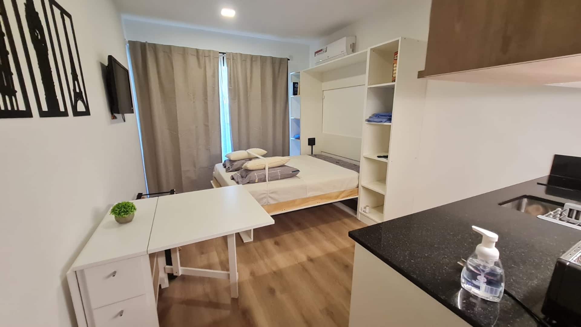 Beautiful brand new studio. Comfort, quality