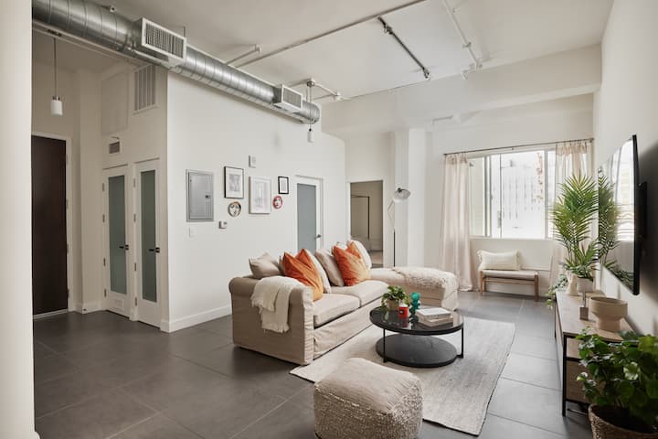 1 Bdr Loft In The Heart Of Dtla W/pool&gym! - Los Angeles