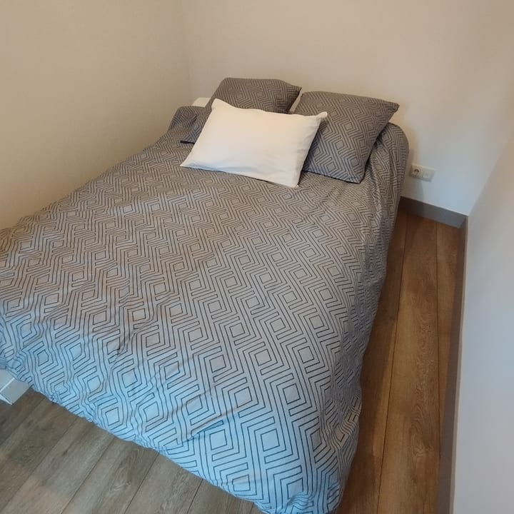 140x200 מיטה עם מצעים מסופקים, מסופקים,,,,,,