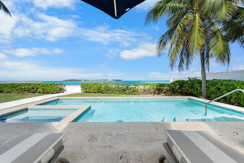 *Car Included* Villa Oasis- Beachfront Home + Pool