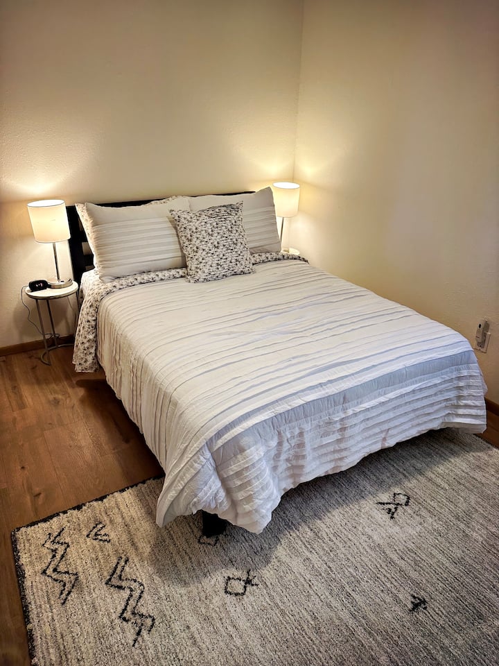 Slaapkamer boven, tweepersoonsbed