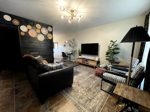 Top Airbnb: Cozy 2BR Home near Med Center in Woodlawn Hills/ Ingram Hills
