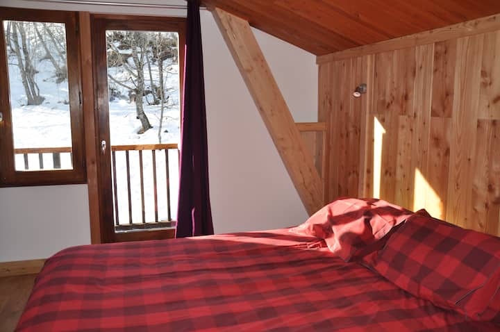 chumba kimoja cha kulala chenye mwonekano wa roshani