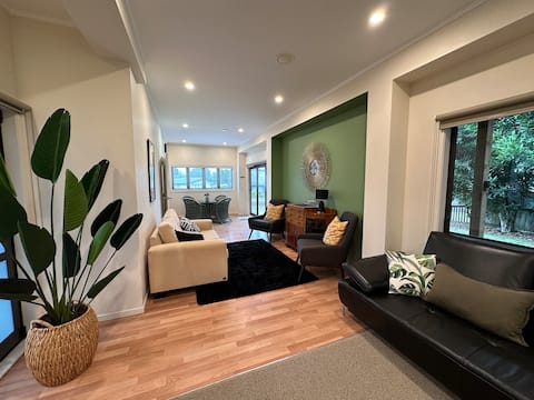 Top Airbnb: The Nook in Thames Coromandel District