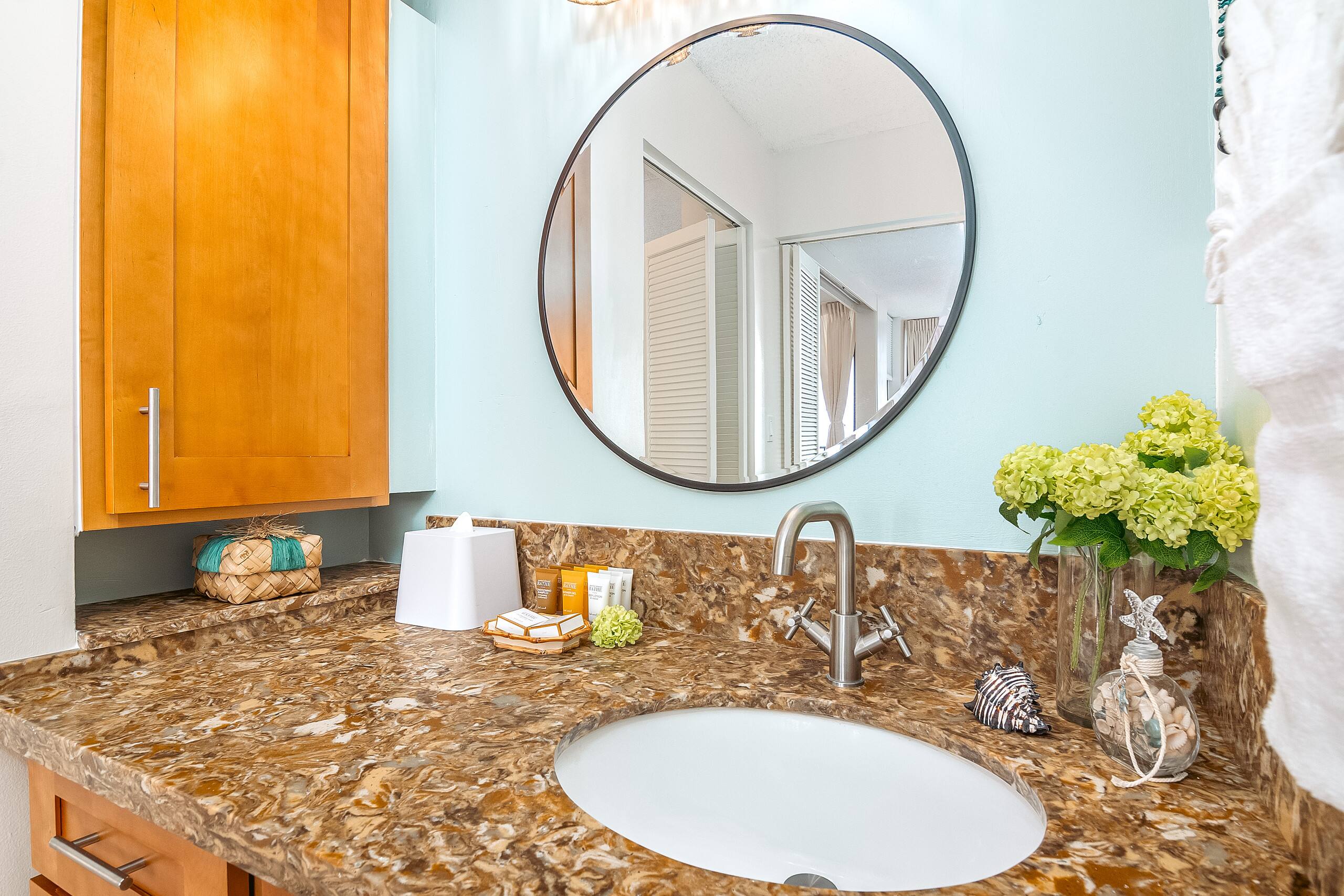 Condo in Honolulu · ★4.82 · 1 bedroom · 2 beds · 1 private bath - Image 47