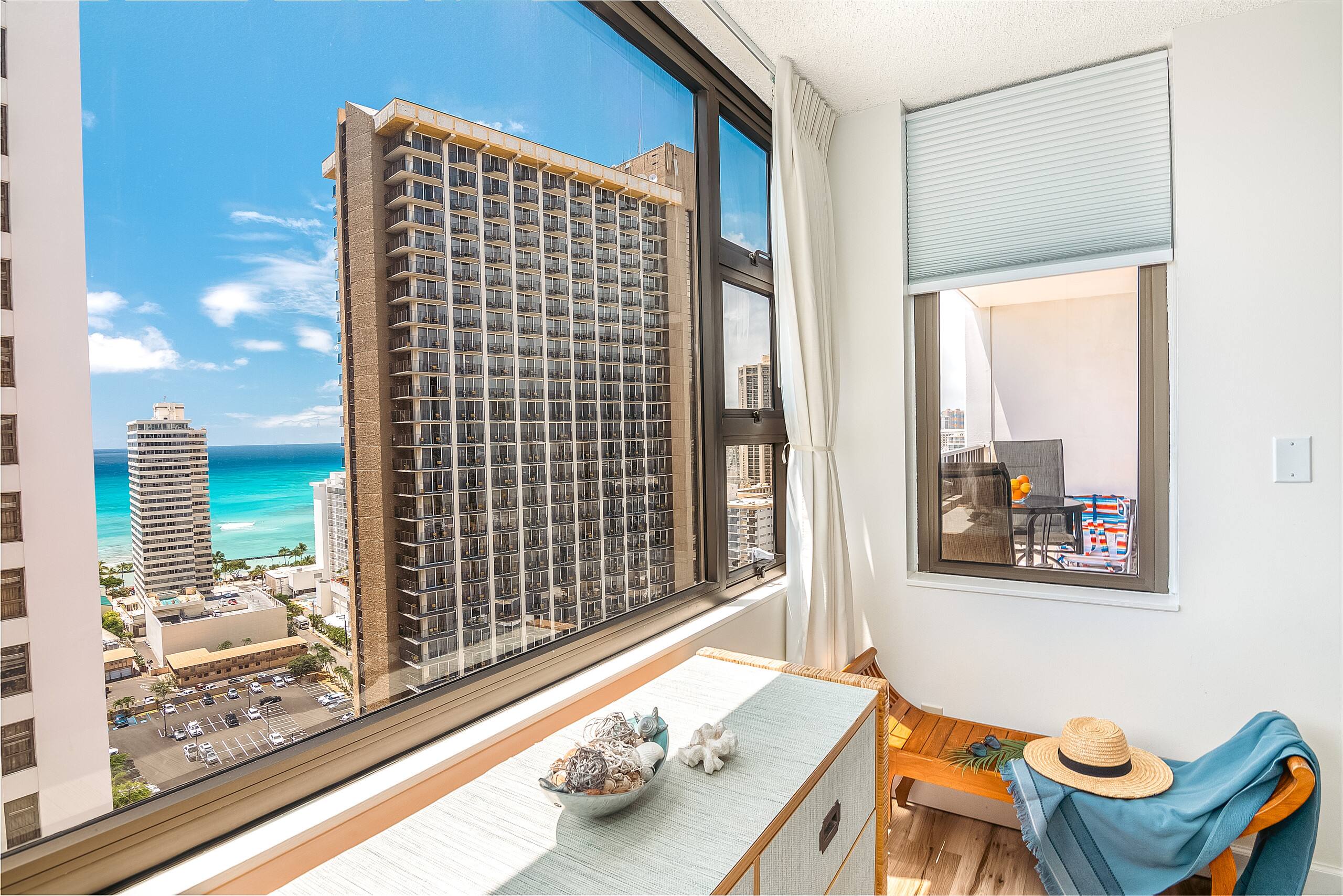 Condo in Honolulu · ★4.82 · 1 bedroom · 2 beds · 1 private bath - Image 40