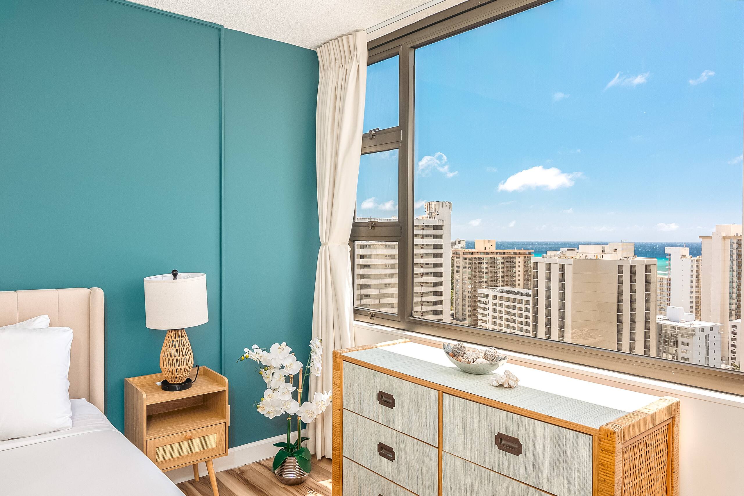 Condo in Honolulu · ★4.82 · 1 bedroom · 2 beds · 1 private bath - Image 39