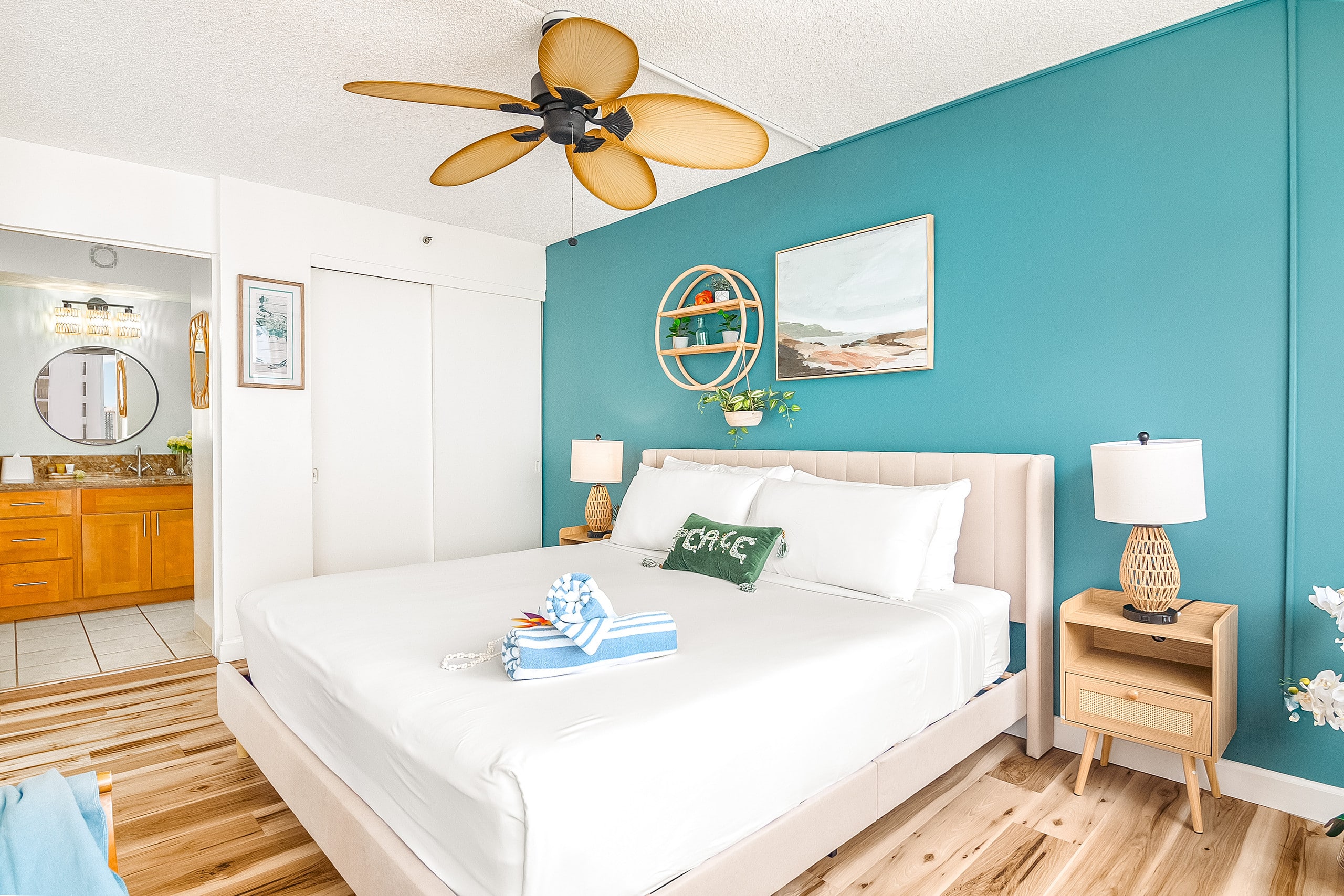Condo in Honolulu · ★4.82 · 1 bedroom · 2 beds · 1 private bath - Image 31
