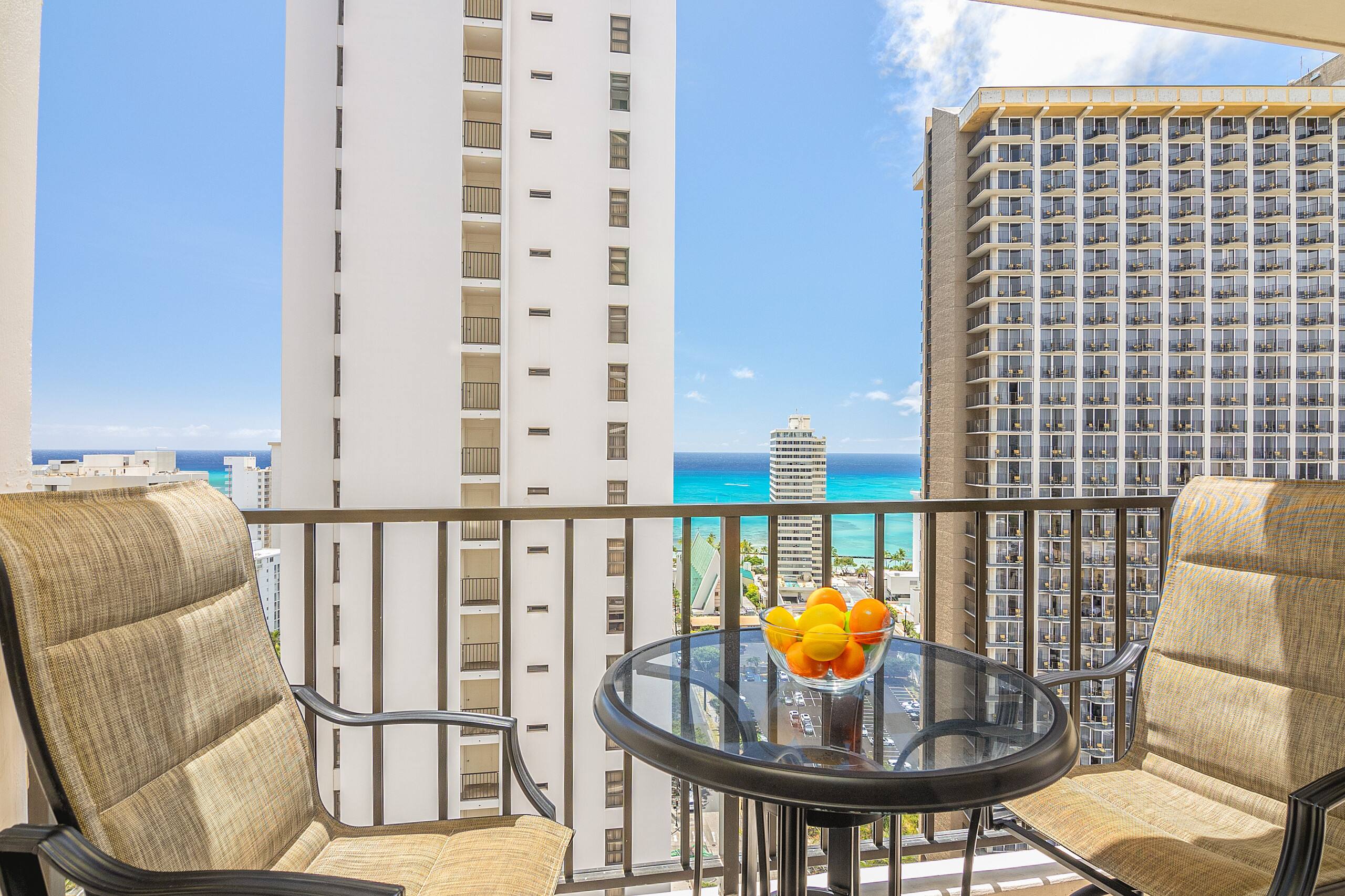 Condo in Honolulu · ★4.82 · 1 bedroom · 2 beds · 1 private bath - Image 49
