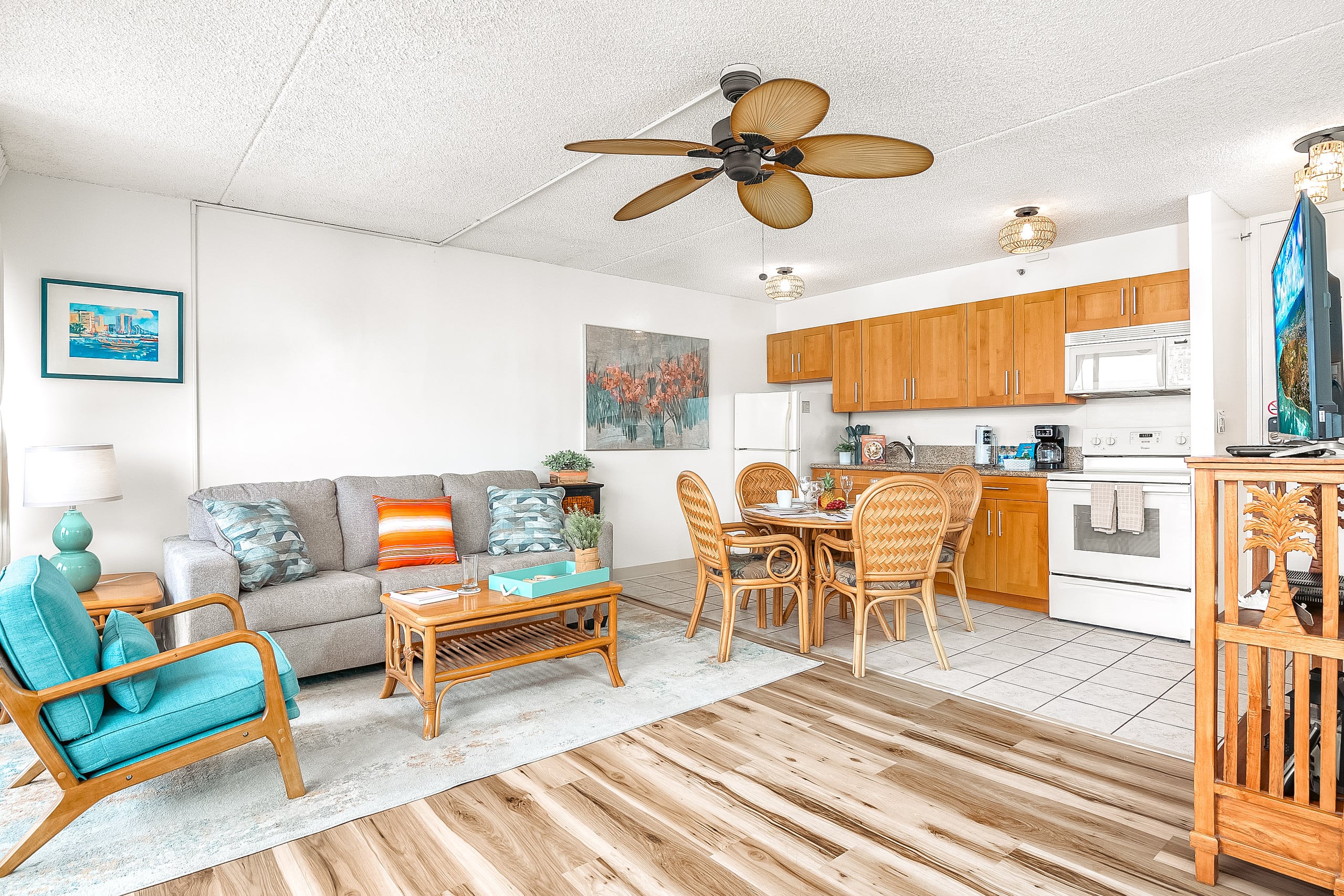 Condo in Honolulu · ★4.82 · 1 bedroom · 2 beds · 1 private bath - Image 5
