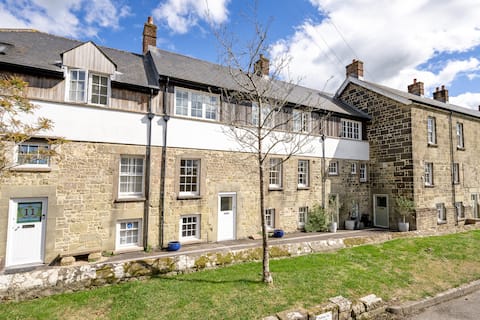 Tranquil Upside-Down House in Central Shaftesbury
