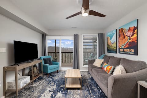 Bright Modern Condo/2 Mi SDC/10% off 7 nights!