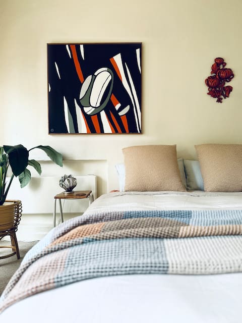 Top performing Airbnb: Cairo Oasis Weekender in Fitzroy