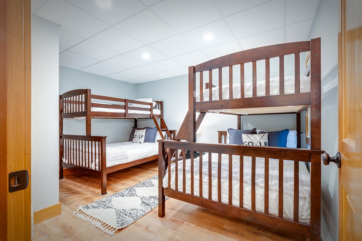 Საძინებელი 2 - ზედმეტად სავსე/ორადგილიანი ორსართულიანი საწოლები