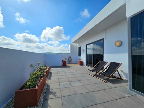Malta Unique Penthouse Spacious Terrace-Sleeps 7