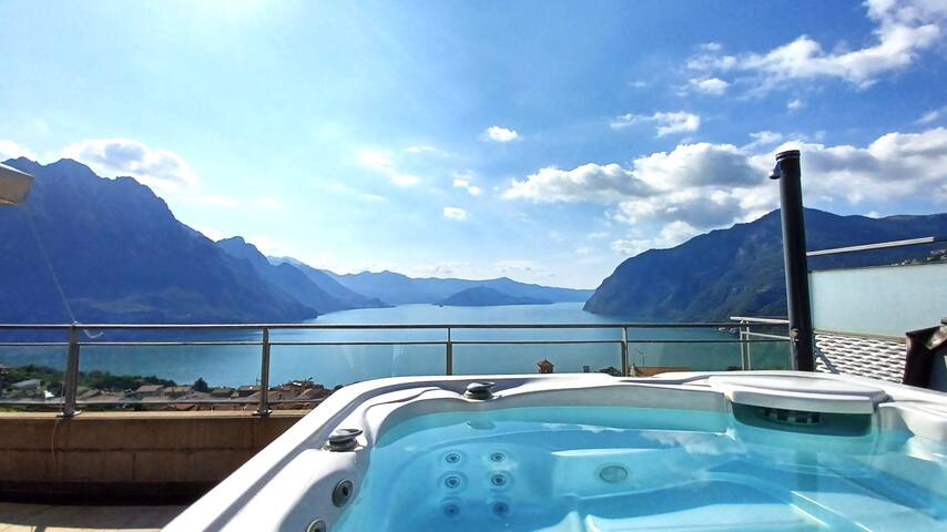 La casa sulla collina vista lago gallery image 2