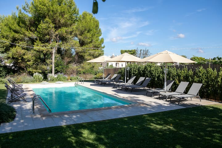 Angolo di Puglia,trullo Donna Maria with pool