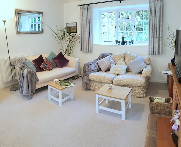 Great Coach House Near Gold Hill In Shaftesbury - Dorset