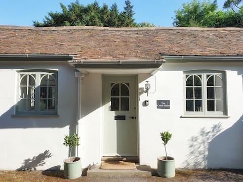 Great coach house near Gold Hill in Shaftesbury