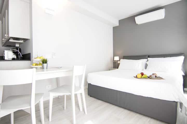 J. Suite 201 (Monolocale) Con Balcone Vista Piazza - Iseo
