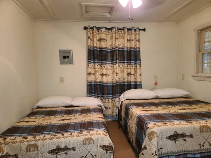 Dormitorio 1 con 2 camas tamaño queen.