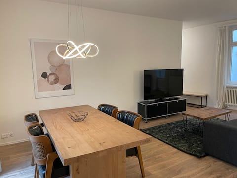 Top Airbnb: Terrific 2BR flat close to Paradeplatz (Canal3) in Zürich